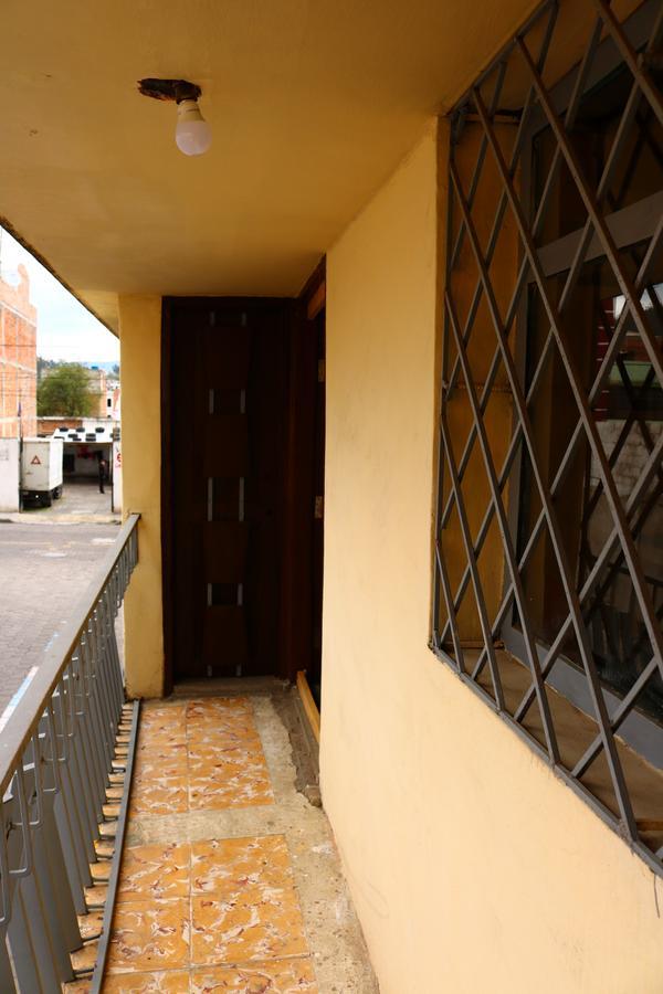 Hospedaje Los Ponchos Otavalo Exterior photo